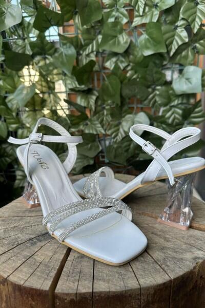 Todor Beyaz Cilt Topuklu Ayakkabı Todor Beyaz Cilt Topuklu Ayakkabı