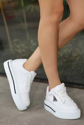 Julya Beyaz Cilt Bağcıklı Spor Ayakkabı Julya Beyaz Cilt Bağcıklı Spor Ayakkabı