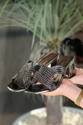 Darla Platin Rugan Topuklu Terlik Darla Platin Rugan Topuklu Terlik