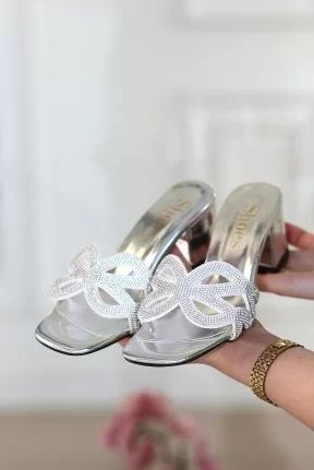 Bonde Gümüş Rugan Topuklu Terlik Bonde Gümüş Rugan Topuklu Terlik