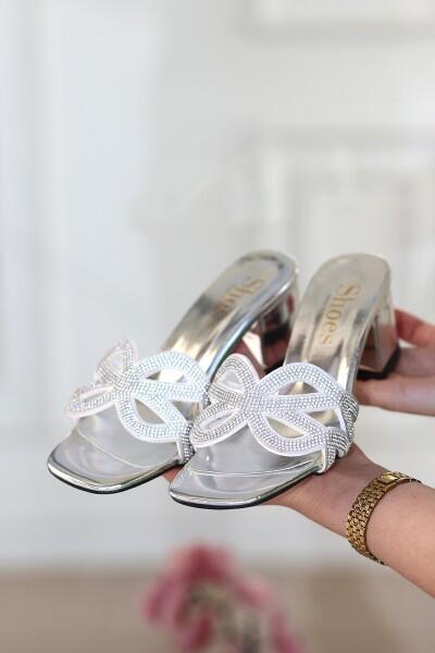 Bonde Gümüş Rugan Topuklu Terlik Bonde Gümüş Rugan Topuklu Terlik