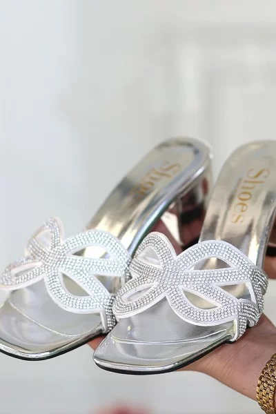 Bonde Gümüş Rugan Topuklu Terlik Bonde Gümüş Rugan Topuklu Terlik