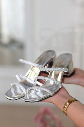 Lesol Gümüş Rugan Topuklu Terlik Lesol Gümüş Rugan Topuklu Terlik