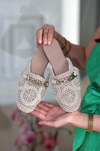 Emery Bej Örgülü Terlik Emery Bej Örgülü Terlik