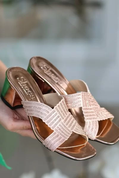 Darla Bakır Rugan Topuklu Terlik