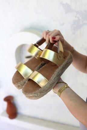 Wery Altın Sarısı Cilt Cırt Cırtlı Sandalet Wery Altın Sarısı Cilt Cırt Cırtlı Sandalet