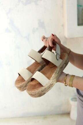 Wery Bej Deri Cırt Cırtlı Sandalet Wery Bej Deri Cırt Cırtlı Sandalet