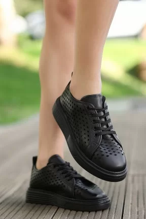 Ellon Siyah Cilt Bağcıklı Spor Ayakkabı Ellon Siyah Cilt Bağcıklı Spor Ayakkabı