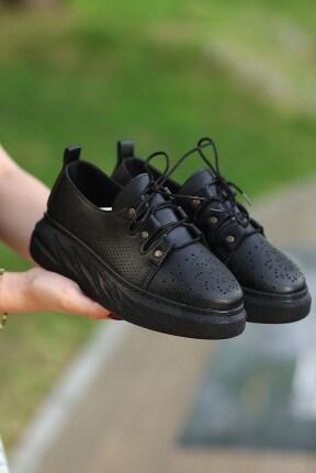 Down Siyah Cilt Bağcıklı Spor Ayakkabı