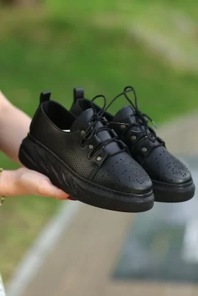 Down Siyah Cilt Bağcıklı Spor Ayakkabı Down Siyah Cilt Bağcıklı Spor Ayakkabı