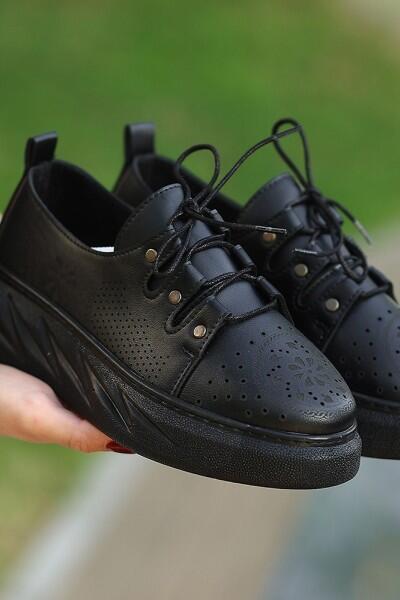 Down Siyah Cilt Bağcıklı Spor Ayakkabı Down Siyah Cilt Bağcıklı Spor Ayakkabı