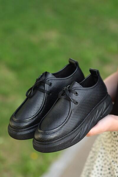 Freya Siyah Cilt Bağcıklı Spor Ayakkabı Freya Siyah Cilt Bağcıklı Spor Ayakkabı