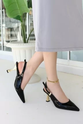 Zalin Siyah Rugan Topuklu Ayakkabı Zalin Siyah Rugan Topuklu Ayakkabı