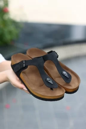 Aksar Siyah Nubuk Parmak Arası Terlik Aksar Siyah Nubuk Parmak Arası Terlik