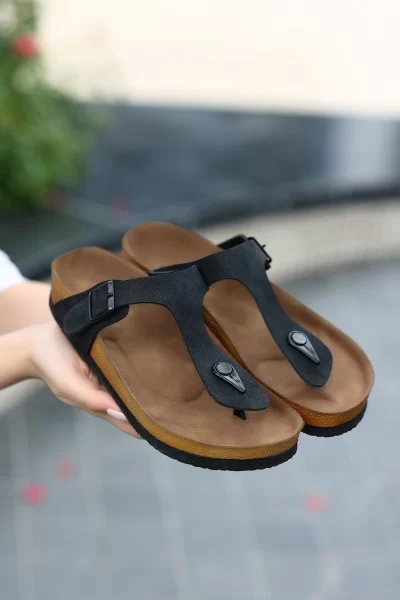 Aksar Siyah Nubuk Parmak Arası Terlik Aksar Siyah Nubuk Parmak Arası Terlik