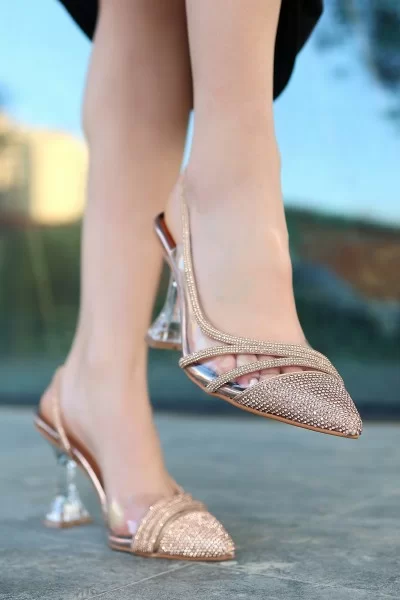 Teen Bakır Şeffaf Boncuk İşlemeli Topuklu Ayakkabı Teen Bakır Şeffaf Boncuk İşlemeli Topuklu Ayakkabı