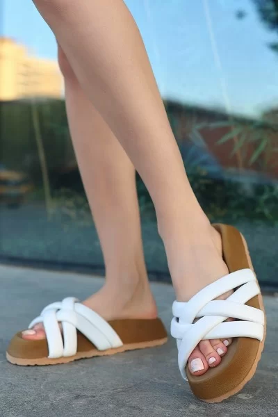 Tenda Beyaz Cilt Terlik Tenda Beyaz Cilt Terlik