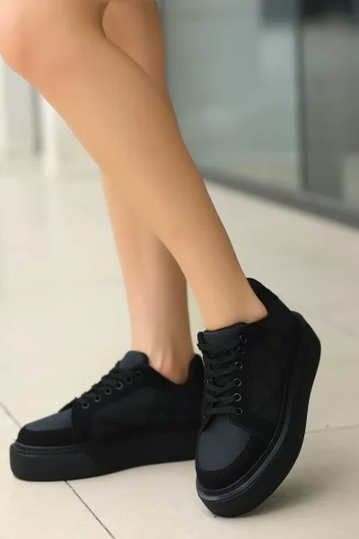 Julya Siyah Cilt Süet Detaylı Bağcıklı Spor Ayakkabı