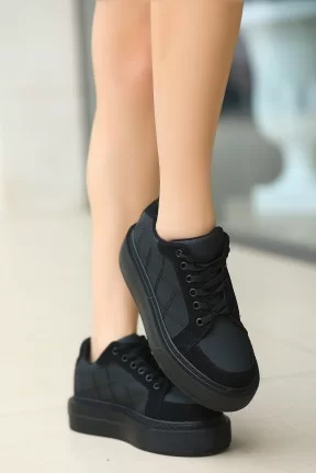 Julya Siyah Cilt Süet Detaylı Bağcıklı Spor Ayakkabı Julya Siyah Cilt Süet Detaylı Bağcıklı Spor Ayakkabı