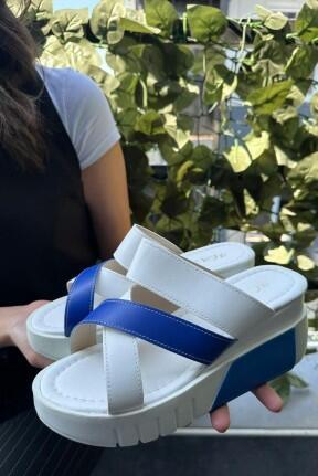 Sandy Beyaz/Mavi Cilt Dolgu Topuk Terlik Sandy Beyaz/Mavi Cilt Dolgu Topuk Terlik