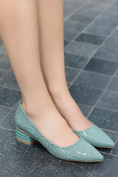 Woent Yeşil Rugan Topuklu Ayakkabı Woent Yeşil Rugan Topuklu Ayakkabı