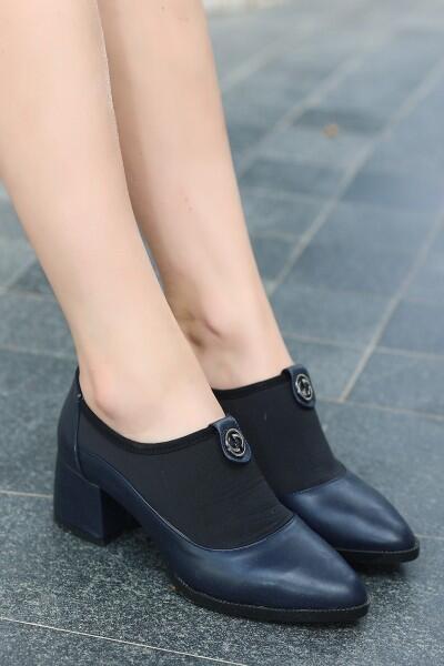 Jeen Lacivert Cilt Topuklu Ayakkabı Jeen Lacivert Cilt Topuklu Ayakkabı