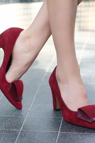 Jamala Bordo Süet Topuklu Ayakkabı Jamala Bordo Süet Topuklu Ayakkabı