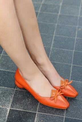 Yuol Turuncu Cilt Topuklu Ayakkabı Yuol Turuncu Cilt Topuklu Ayakkabı