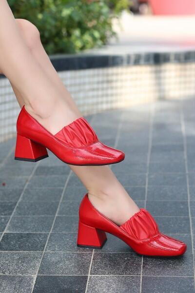 Ketan Kırmızı Rugan Topuklu Ayakkabı Ketan Kırmızı Rugan Topuklu Ayakkabı