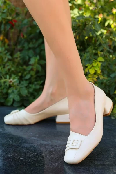 Raise Beyaz Cilt Topuklu Ayakkabı Raise Beyaz Cilt Topuklu Ayakkabı