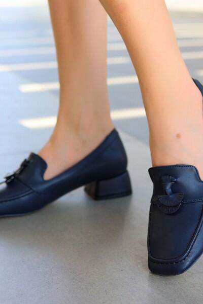 Nien Lacivert Cilt Topuklu Ayakkabı Nien Lacivert Cilt Topuklu Ayakkabı