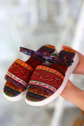 Yoni Kilim Desenli Sandalet Yoni Kilim Desenli Sandalet