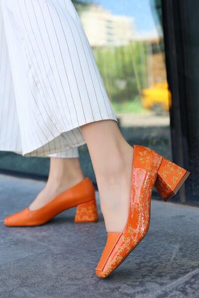Lidica Turuncu Cilt Topuklu Ayakkabı Lidica Turuncu Cilt Topuklu Ayakkabı