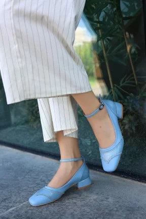 Yanne Mavi Cilt Topuklu Ayakkabı Yanne Mavi Cilt Topuklu Ayakkabı