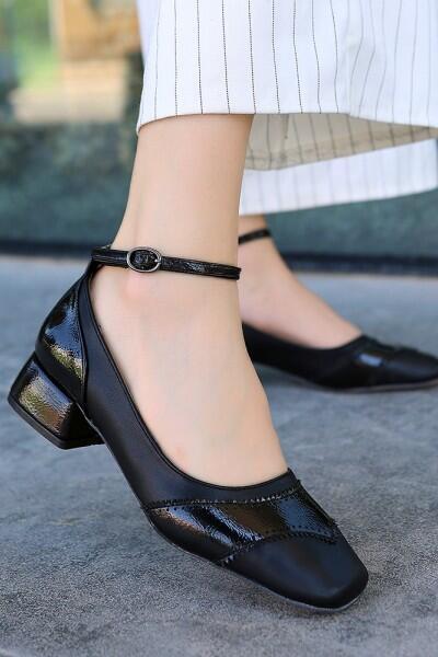 Yanne Siyah Cilt Topuklu Ayakkabı Yanne Siyah Cilt Topuklu Ayakkabı