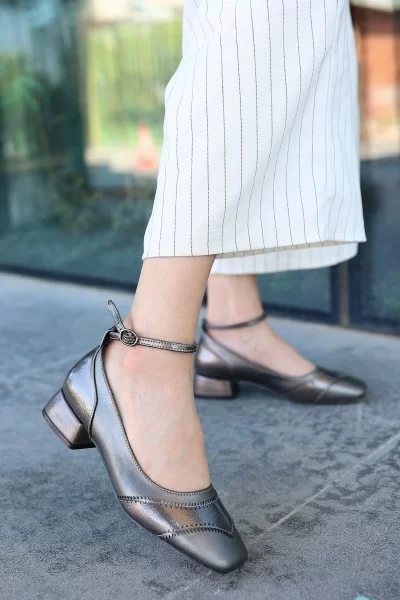 Yanne Platin Cilt Topuklu Ayakkabı