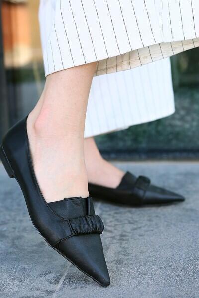 Mirga Siyah Cilt Topuklu Ayakkabı