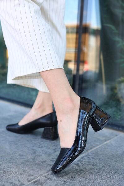 Lidica Siyah Cilt Topuklu Ayakkabı Lidica Siyah Cilt Topuklu Ayakkabı