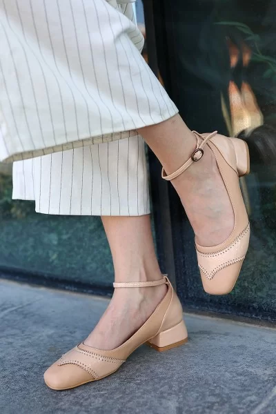 Yanne Krem Cilt Topuklu Ayakkabı Yanne Krem Cilt Topuklu Ayakkabı