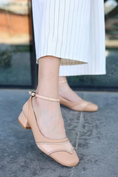 Yanne Krem Cilt Topuklu Ayakkabı Yanne Krem Cilt Topuklu Ayakkabı