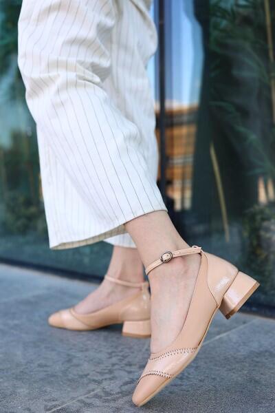 Yanne Krem Cilt Topuklu Ayakkabı Yanne Krem Cilt Topuklu Ayakkabı