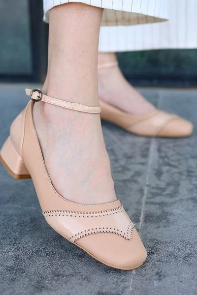 Yanne Krem Cilt Topuklu Ayakkabı Yanne Krem Cilt Topuklu Ayakkabı