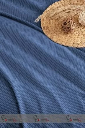 Fabric BoxMacar Serisi Çift Taraflı Yatak Örtüsü / Pike 200 x 230 cm Fabric BoxMacar Serisi Çift Taraflı Yatak Örtüsü / Pike 200 x 230 cm